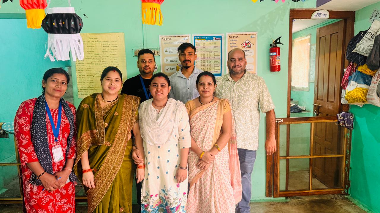 Interaction with crèche workers and programme staff during the exposure visit