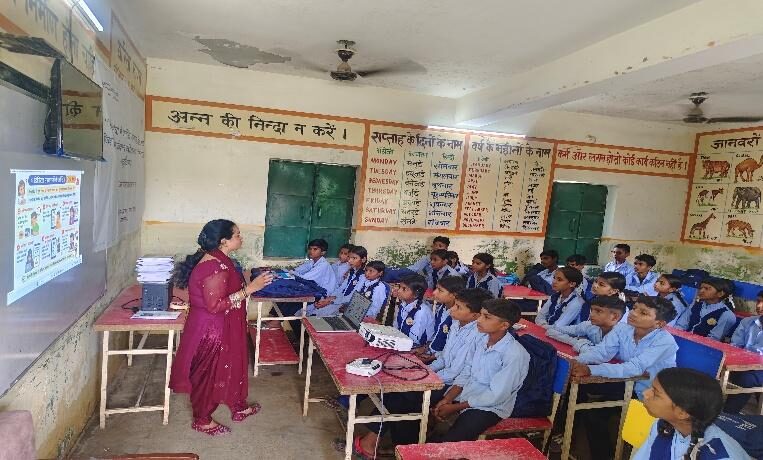 Digital literacy session in a government school